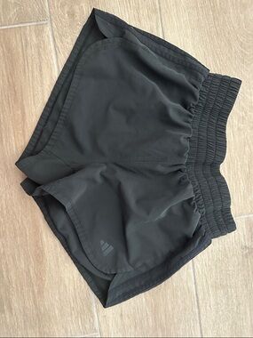 Adidas active shorts small black PACER WORKOUT WOVEN HIGH RISE SHORTS